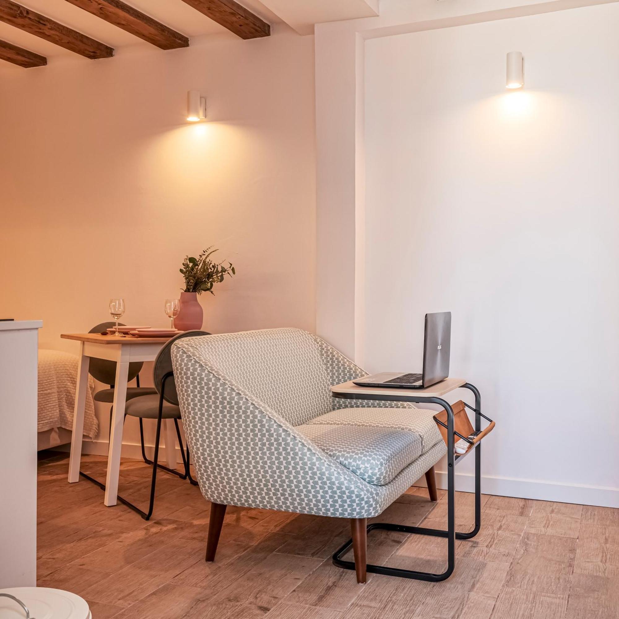 Chalet Marias - Parede Beach Apartments エクステリア 写真